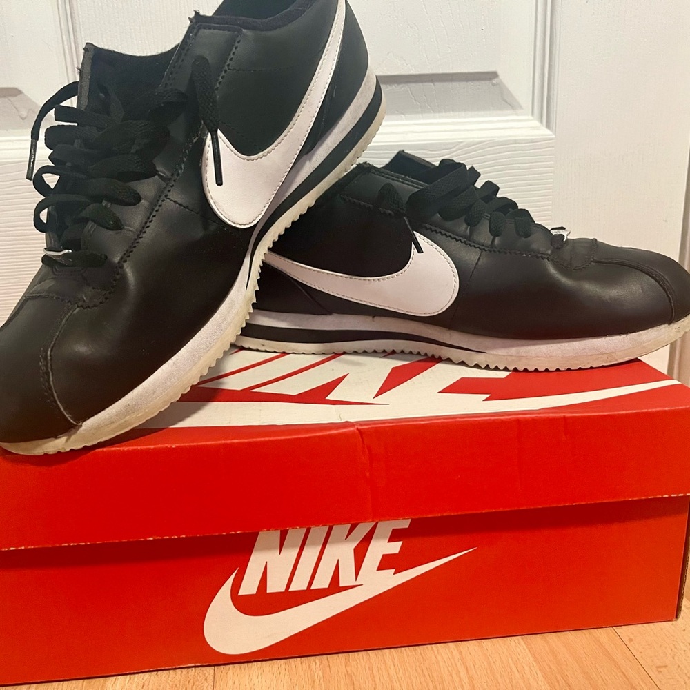 Nike Cortez Basic Leather Sneakers - Black size 12 men’s - Picture 2 of 5